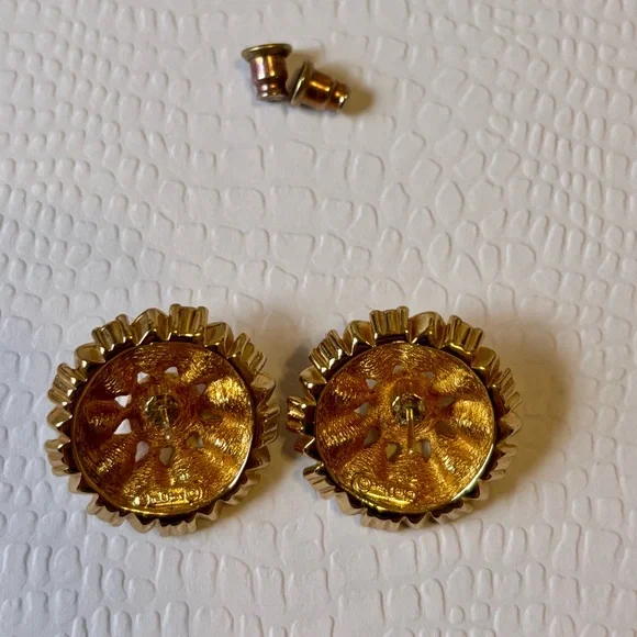 Christian Dior Signed Flower Marquise Circle Pierced Earrings - Picture 6 of 7